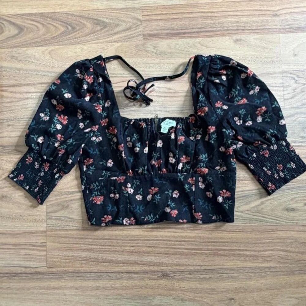 Allison New York Melody Top in black floral corduroy size M